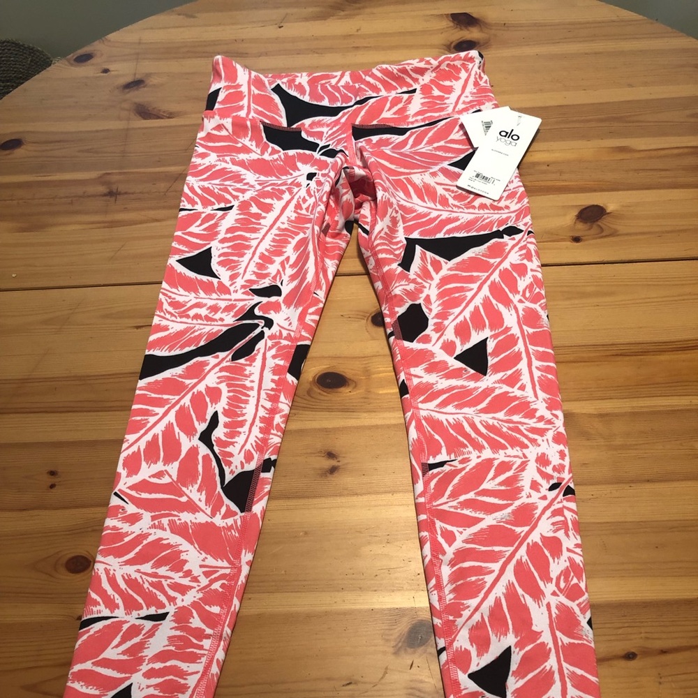 Alo Yoga orange and black patterned legging size S